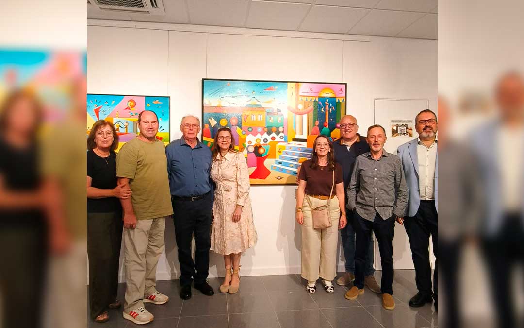 Autoridades junto al artista en el cuadro del Compromiso de Caspe./ Ayto. Caspe