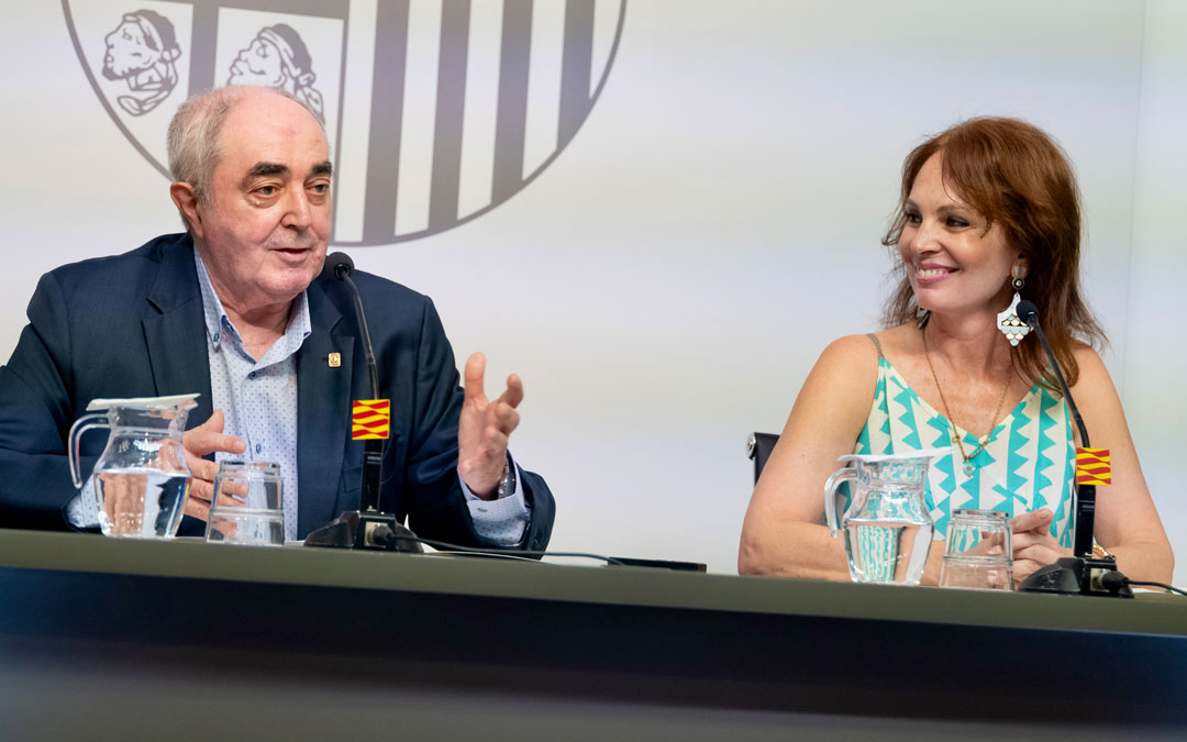 La directora general de Comercio, Ferias y Artesanía, Carmen Herrarte, ha presentado el Plan Renove de electrodomésticos junto al presidente del Consejo Aragonés de Cámaras, Manuel Rodríguez./ DGA