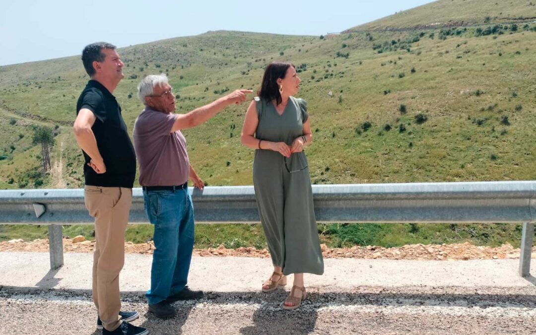 Visita de militantes del PSOE este domingo a Ejulve./ PSOE Teruel.