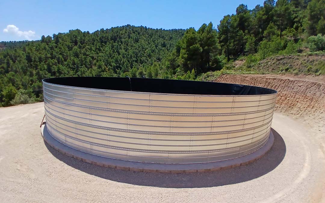 Nuevo depósito de agua en Ráfales./J.R. Arrufat
