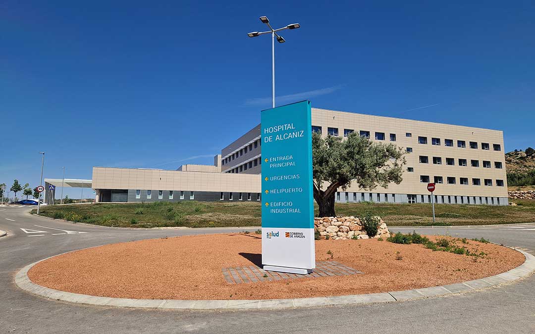 Rotonda de acceso al nuevo Hospital de Alcañiz desde la carretera de Caspe / DGA
