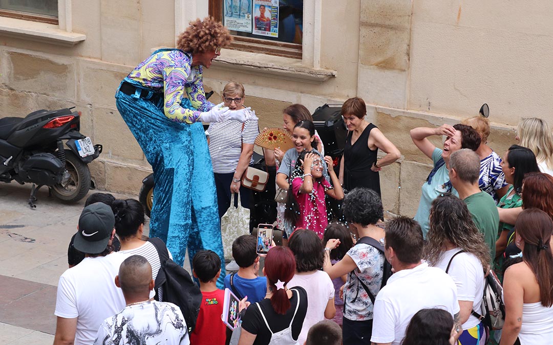 El Festival del Castillo de Alcañiz saca el teatro a las calles. /A.S.