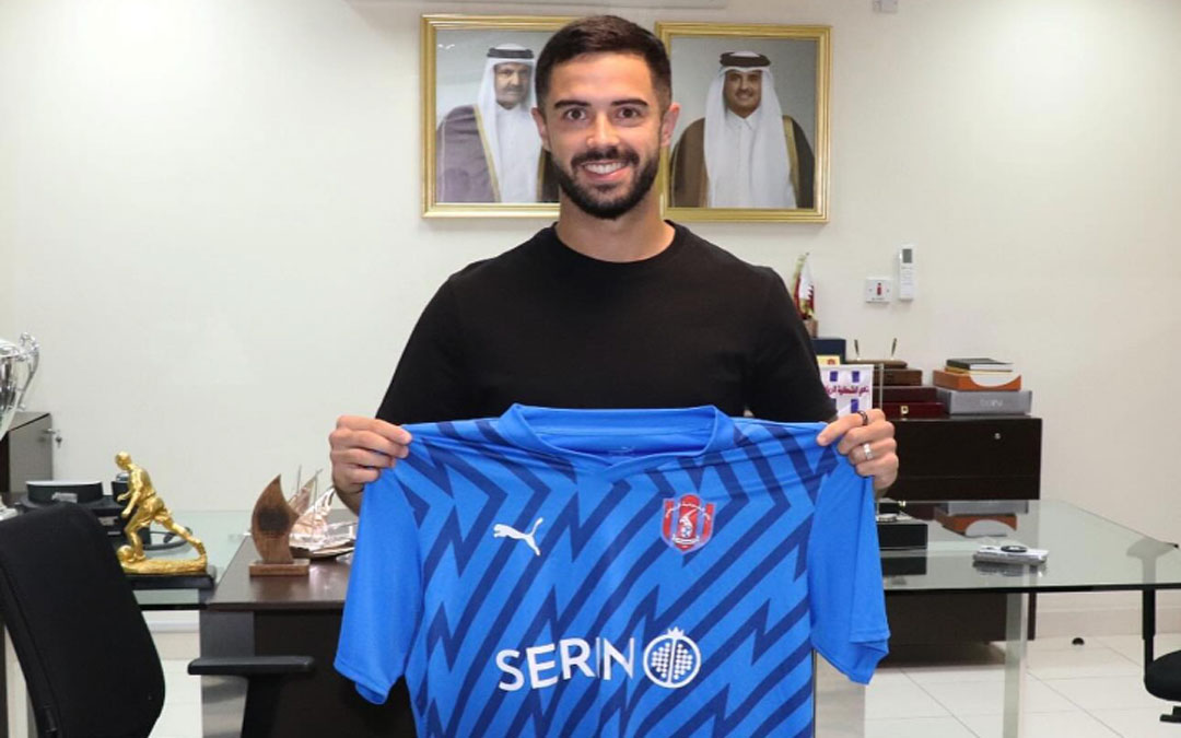 Álvaro Sanz con la camiseta de su nuevo club, el Al-Shahaniya./ RR.SS. Álvaro Sanz.