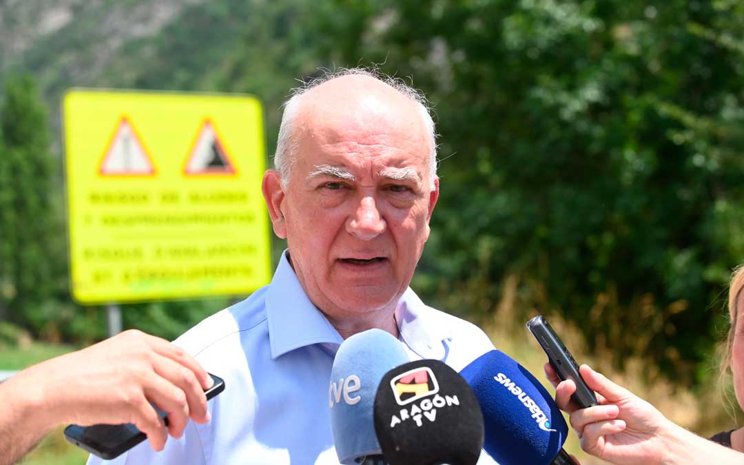 Arminio atendiendo a los medios de comunicación./ DGA