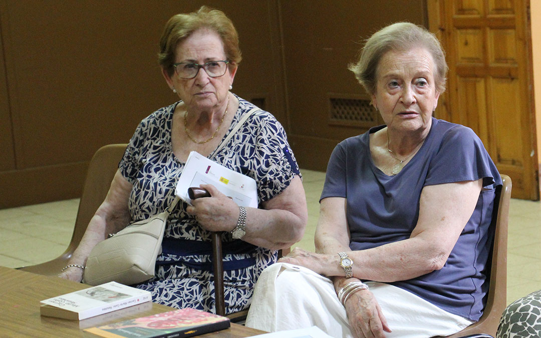 Juana Ibáñez y Faustina Bueso, dos primas que vivieron en una de las fábricas desde niñas. / B. Severino
