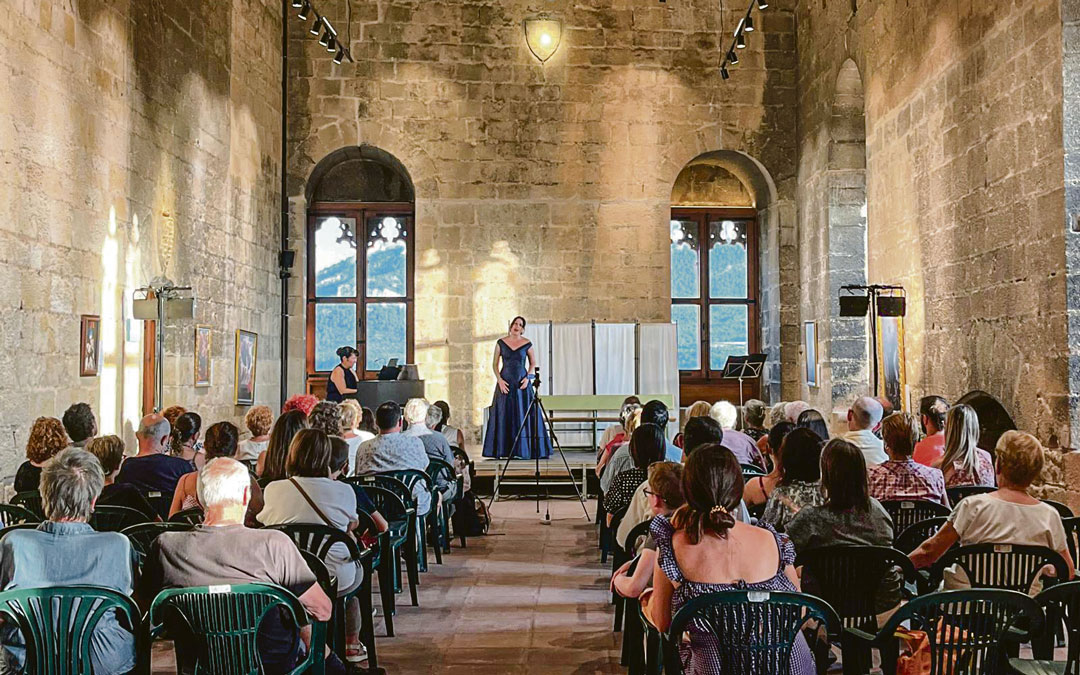 Un momento de la actuación celebrada en el castillo de Valderrobres el pasado viernes./ Z.B.