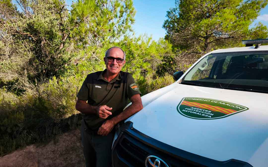 Fernando Zorrilla, APN, en una salida al monte durante su jornada laboral./ L.C.