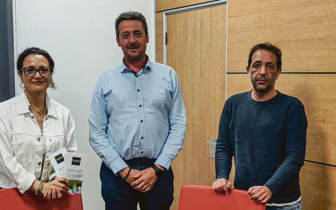 Reunión entre los promotores de la aplicación junto a la Comarca del Maestrazgo. / CO