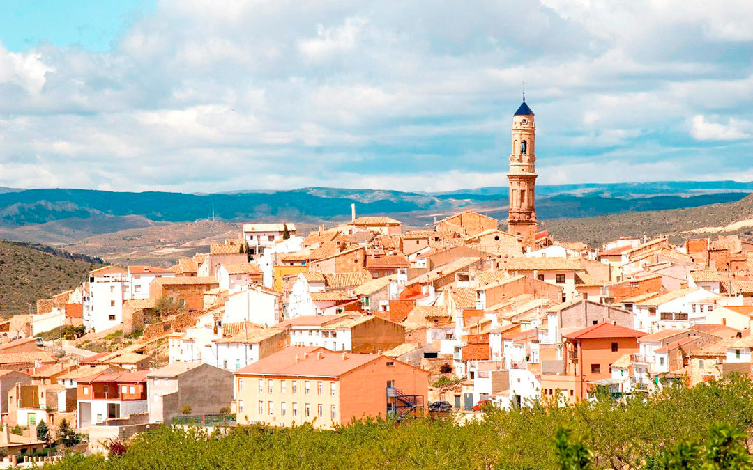 Panorámica de Ariño, uno de los pueblos en los que se va a impartir una de las charlas. / Turismo de Aragón