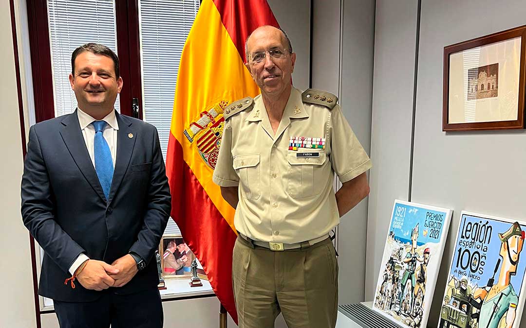 El alcalde y el pregonero de las fiestas patronales de 2025 / Ayto.