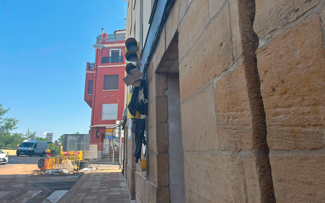 Las fuertes rachas de viento arrastraron todo tipo de objetos./ M.M.R.