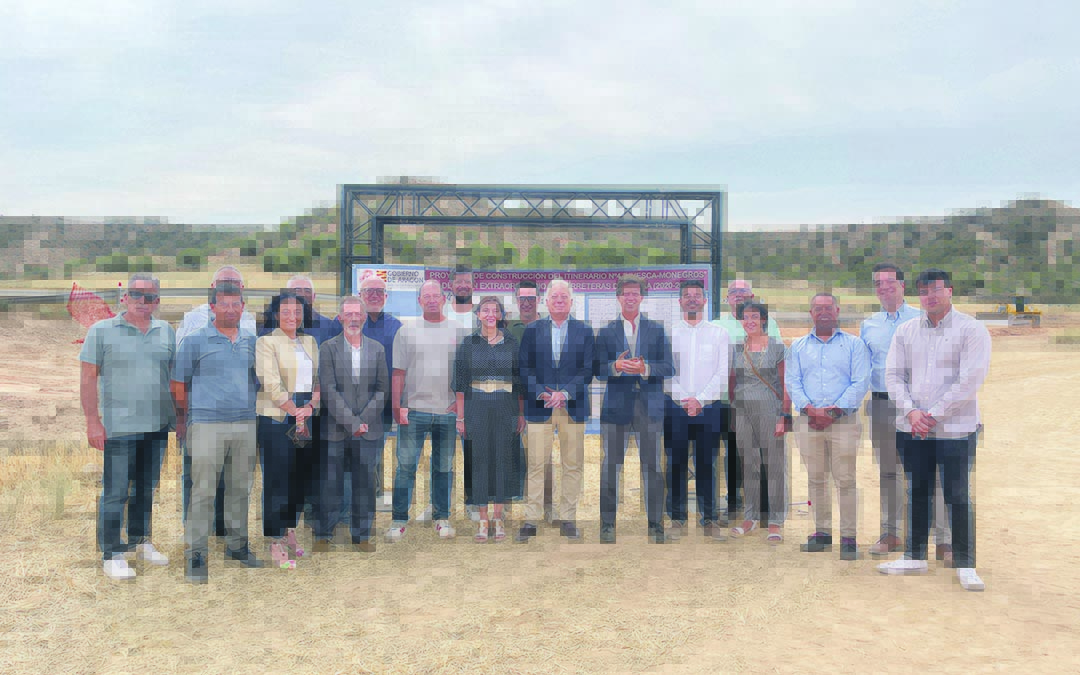Foto de familia de todas las autoridades presentes en el acto./ S.F.