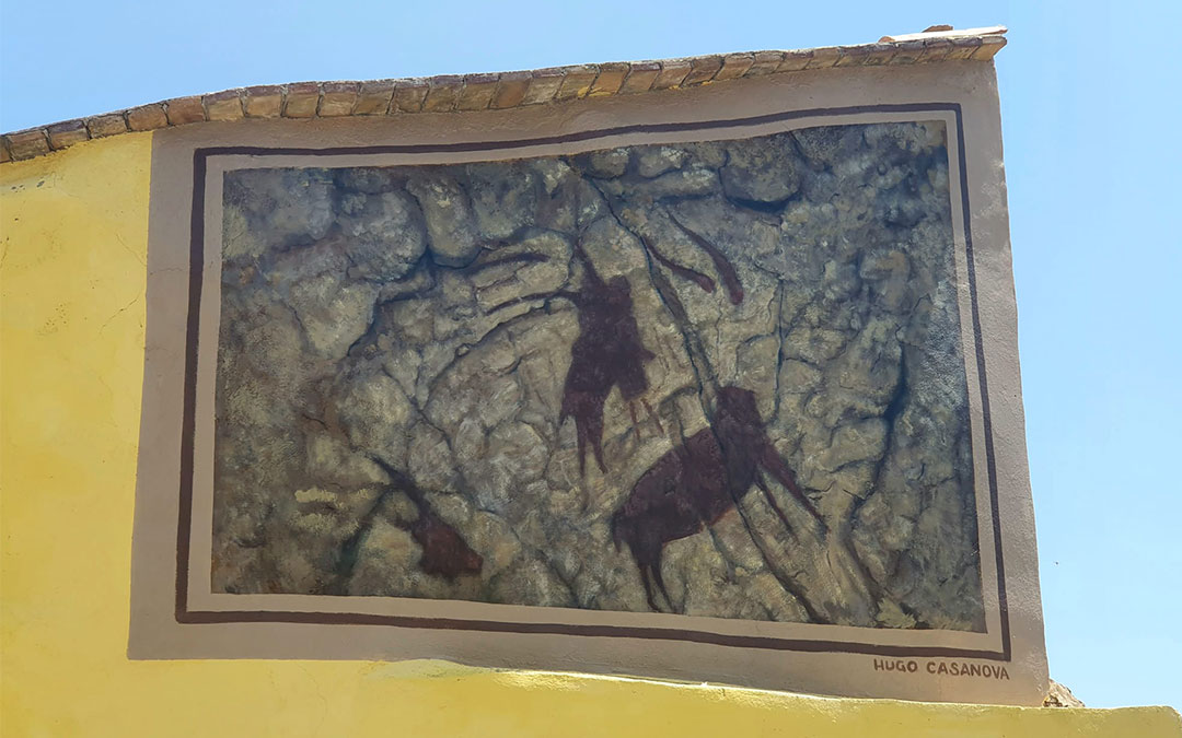 Mural 'Los cápridos del Cerro Felio'. / Comarca Andorra-Sierra de Arcos