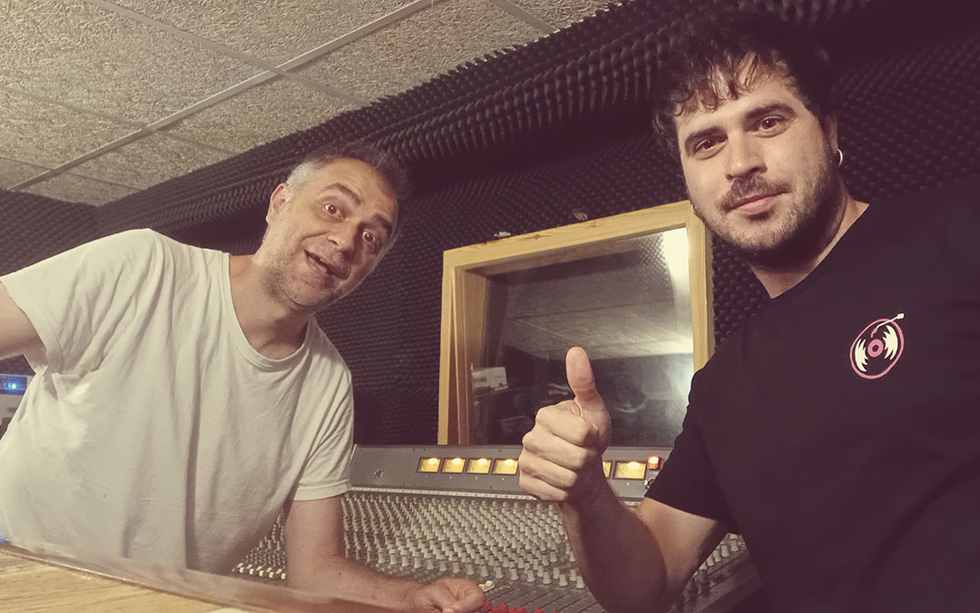 Durante el proceso de grabación en Yeste, en La Casia de la Música. / Archivo personal