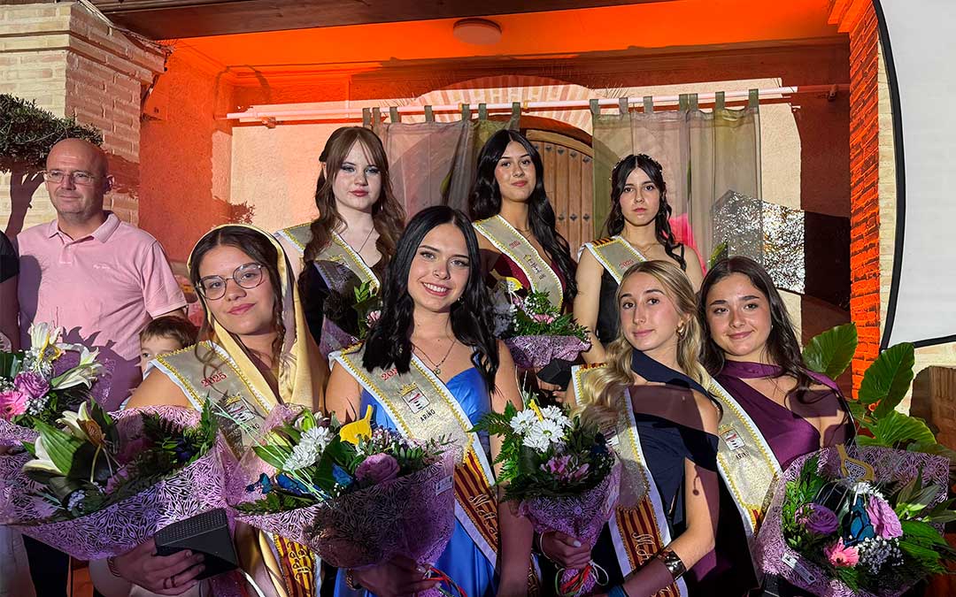 Foto de las Majas Mayores de Ariño este 2025./ L.A.
