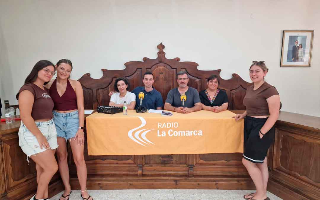 Programa especial de Radio La Comarca desde el Ayuntamiento de Ariño./ L.C.