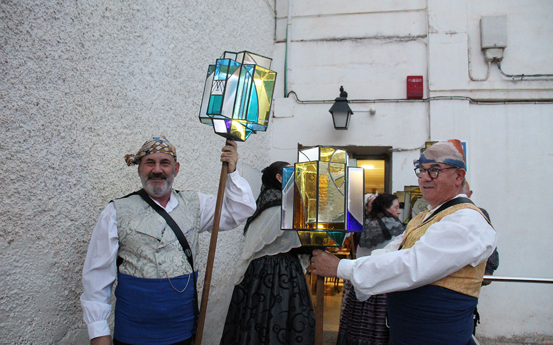 Los zaragozanos, preparados en el Rosario de Cristal de Híjar a punto de salir del Carmen. / B. Severino