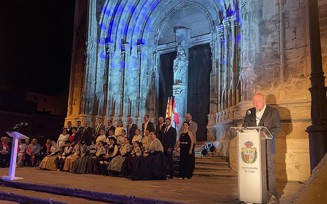 Pregón, presentación e imposición bandas Caspolinas y Caspolinos 2025./ S.F.