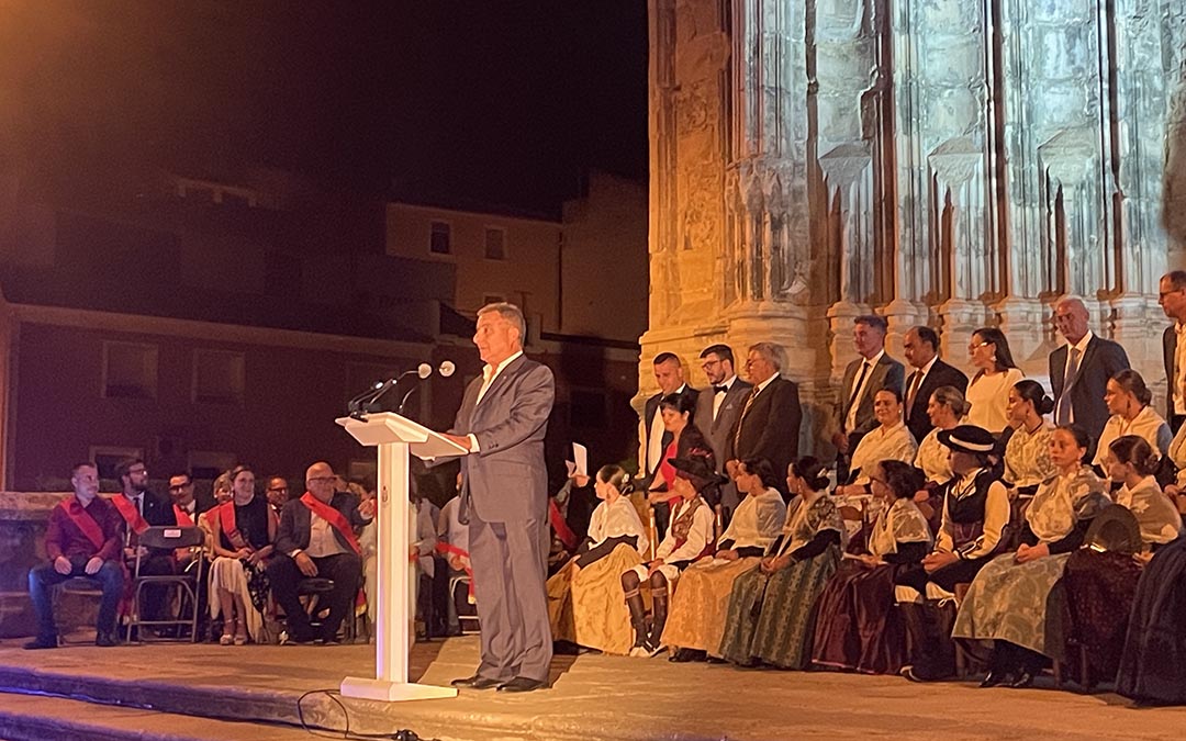 El pregonero, Manolo Royo, durante su discurso./ S.F.