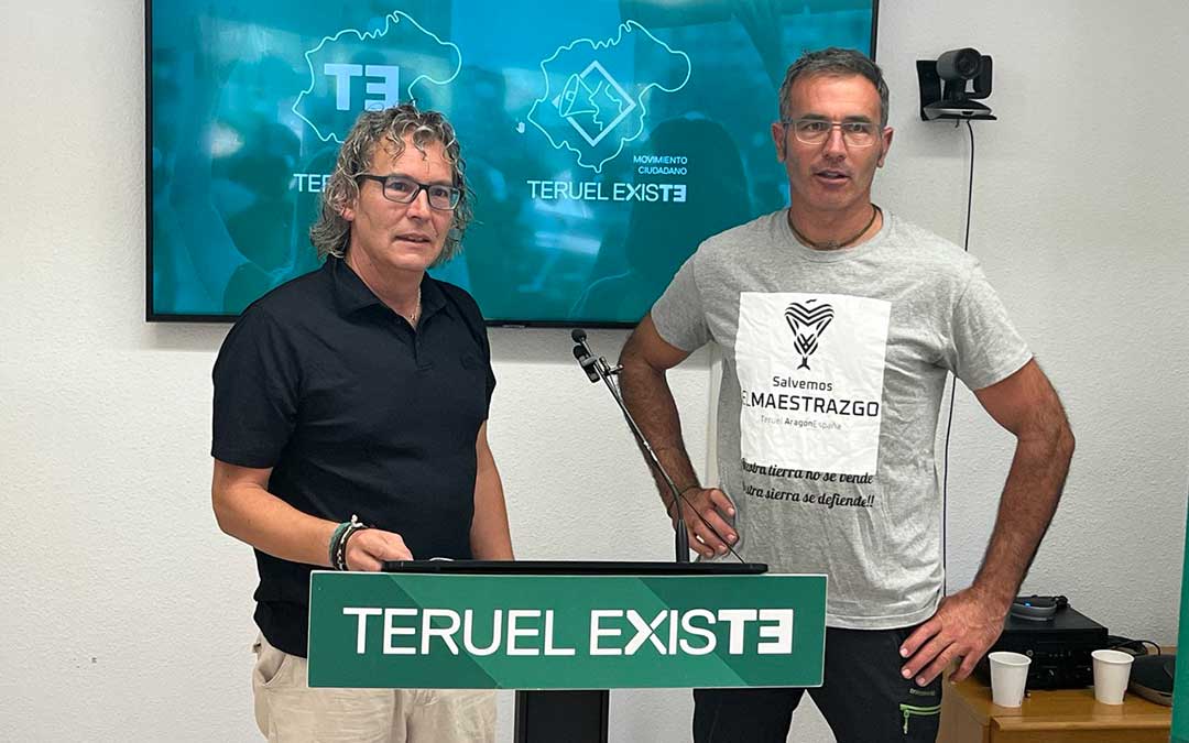 Ernesto Romeo y Joaquín Gargallo, portavoces del grupo de energía del Movimiento ciudadano Teruel Existe, durante la rueda de prensa / TE