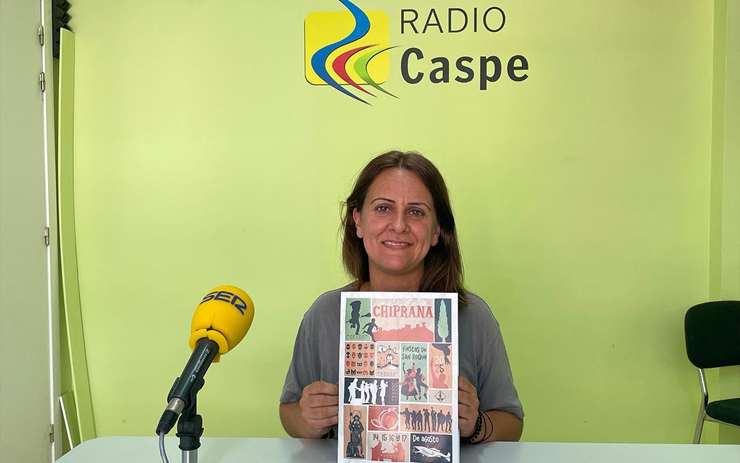 Trini Pina en Radio Caspe./ S.F.