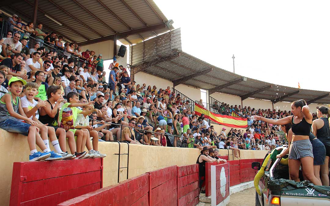 Charlotada en las fiestas de Valderrobres. / B. Severino