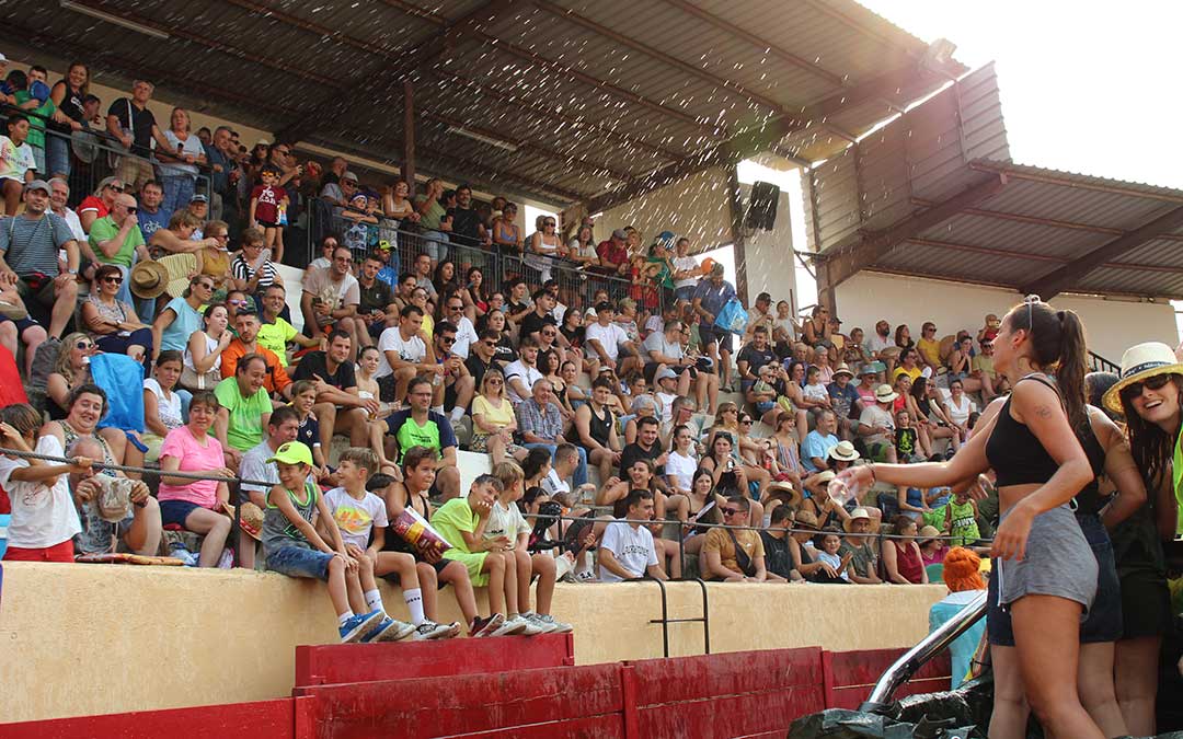 Charlotada en las fiestas de Valderrobres. / B. Severino