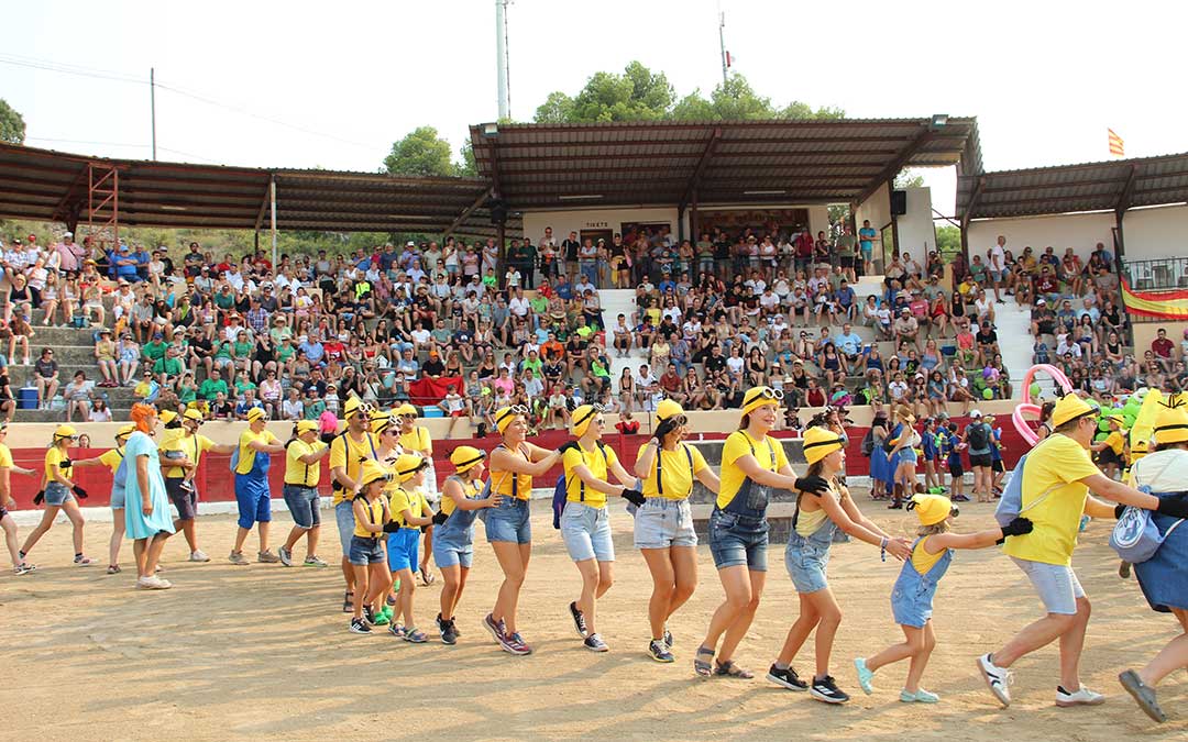 Charlotada en las fiestas de Valderrobres. / B. Severino