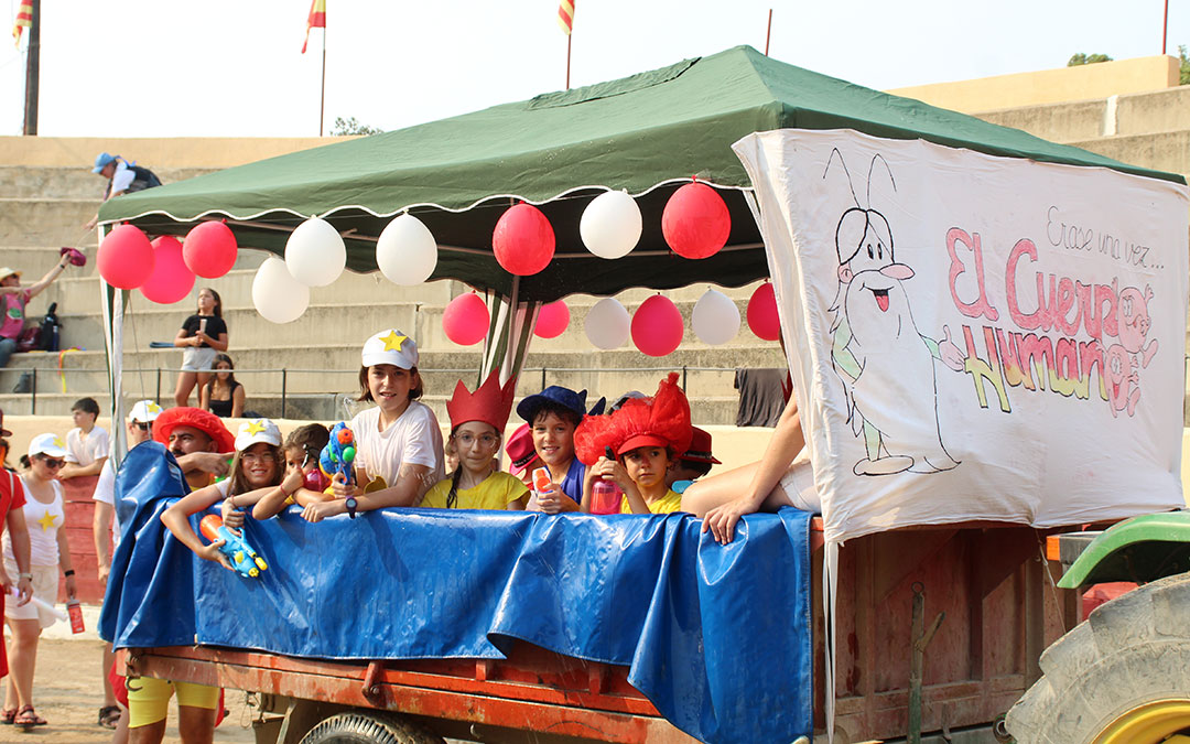 Charlotada en las fiestas de Valderrobres. / B. Severino