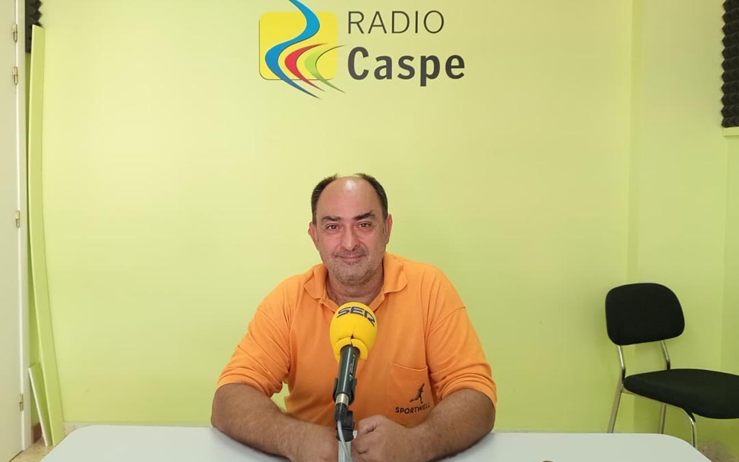 Vicente Cirac en Radio Caspe./ S.F.