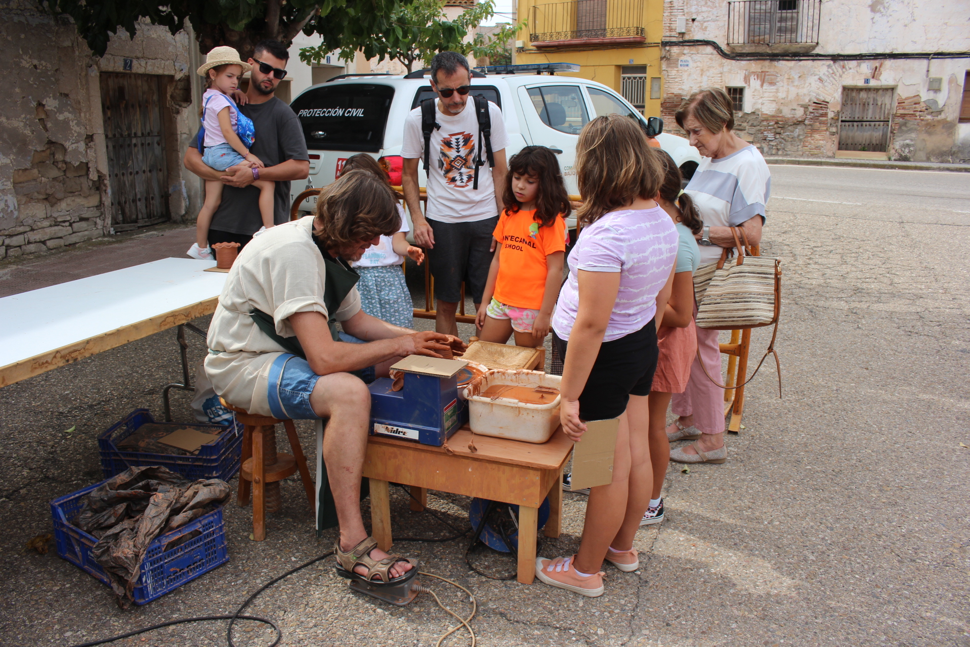 Demostración de cerámica / L. Castel