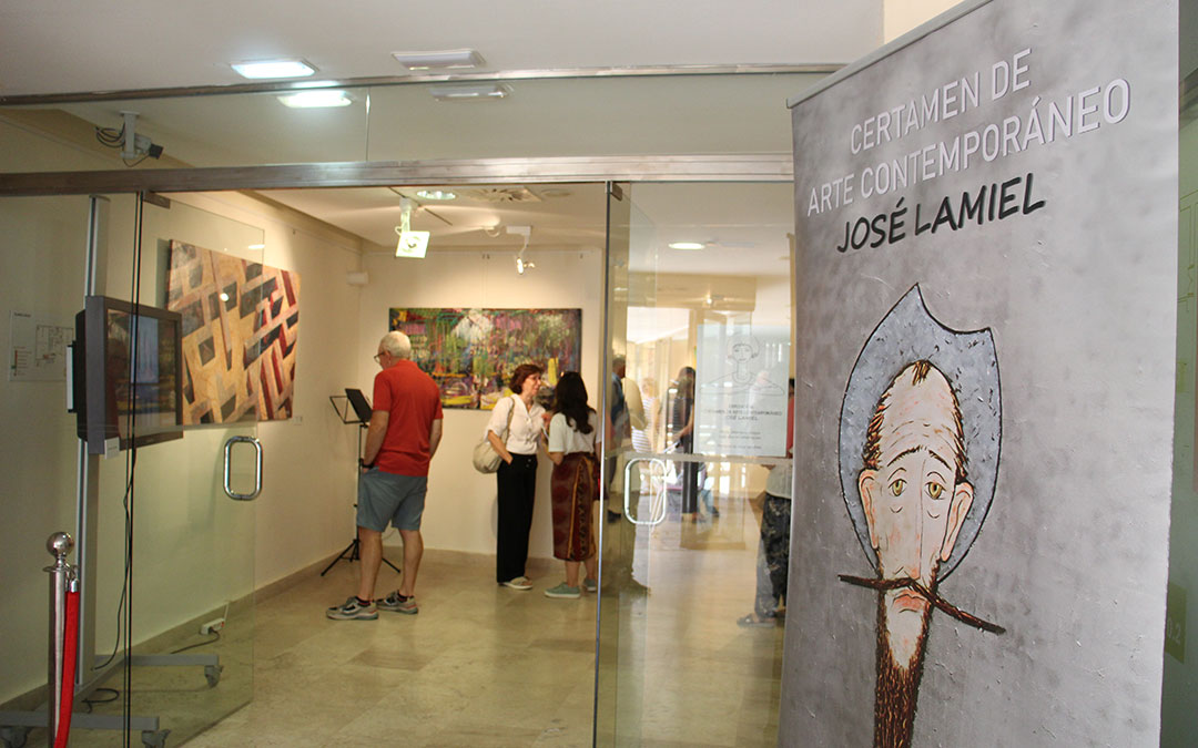 Inauguración de la muestra del I Certamen de Arte Contemporáneo José Lamiel en Calanda. / B. Severino