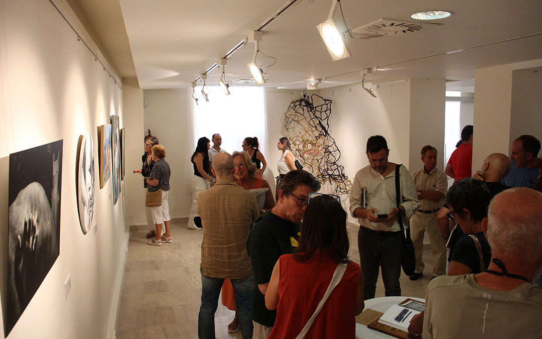 Inauguración de la muestra del I Certamen de Arte Contemporáneo José Lamiel en Calanda. / B. Severino