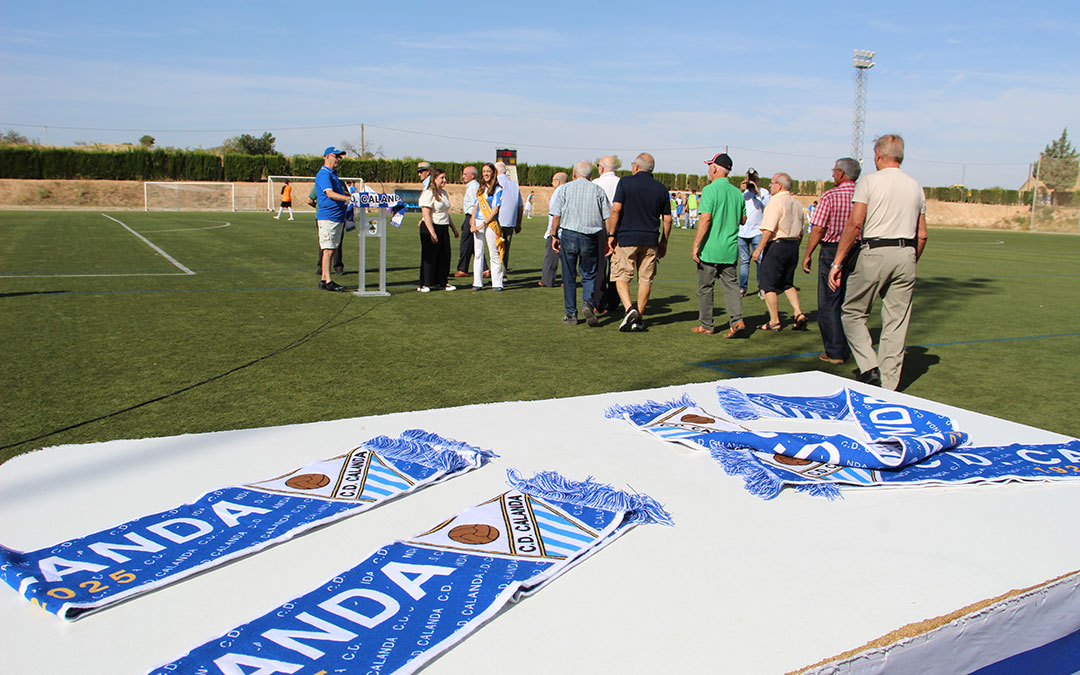 Salida de los homenajeados al campo. / B. Severino
