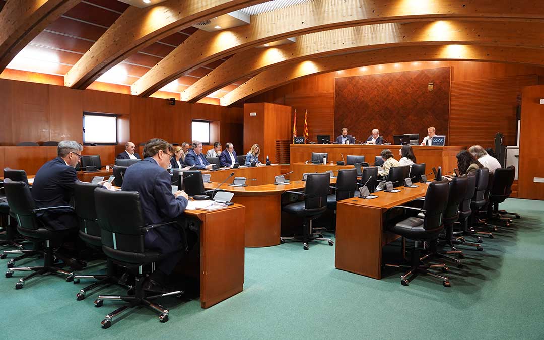 Comisión de Medio Ambiente en la que se debatió este jueves la PNL de Teruel Existe Cortes de Aragón