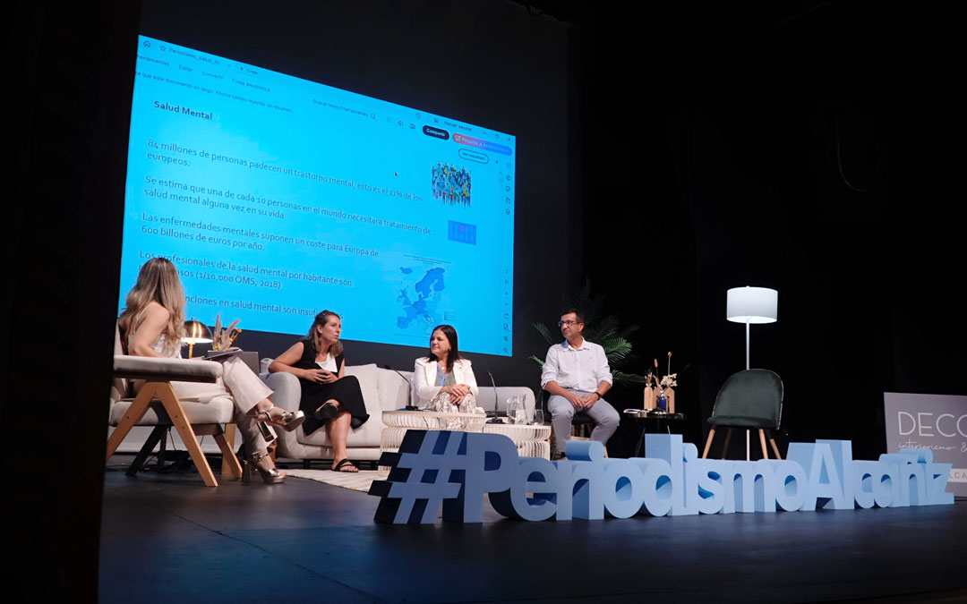 Los tres catedráticos han debatido en una ponencia del Curso de Periodismo de Alcañiz./ A.G.