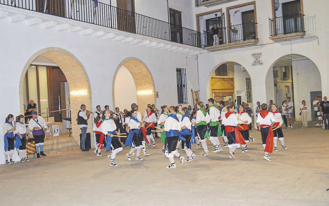 Danzantes hijaranos, los anfitriones del segundo encuentro / eshijar.blogspot.com