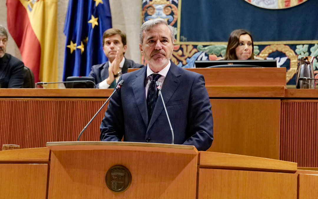 Momento del presidente Jorge Azcón, durante su discurso en la primera jornada del Debate del Estado de la Comunidad./ DGA