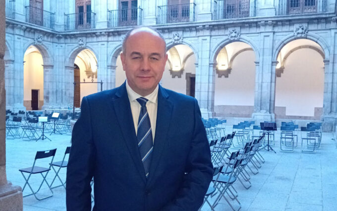 José Luis Castán, director provincial de Educación en Teruel: «En dos años, la situación de los centros de cara al verano va a ser mucho mejor»