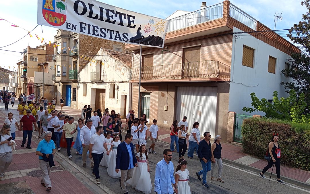 Comitiva de Majas y acompañantes de Oliete./M.J. Salvador