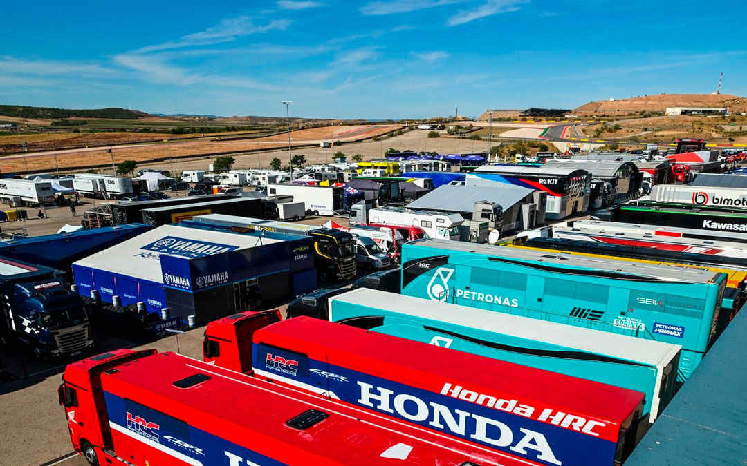 Imagen del paddock de MotorLand Aragón durante la Tissot Aragón Round 2025./ Motorland