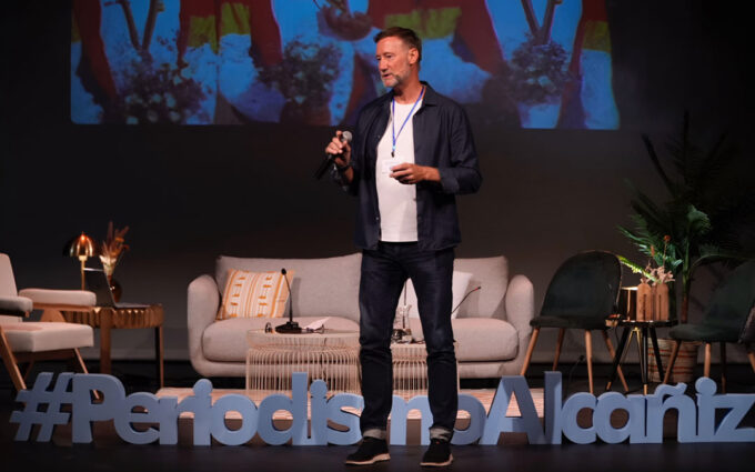 Pedro García Aguado: «Los jóvenes con padres desinformados tiene más riesgo de desarrollar adicciones comportamentales»