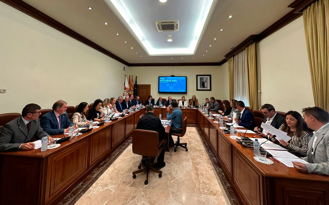 Instante del pleno del mes de septiembre que se ha celebrado este lunes./ DPT