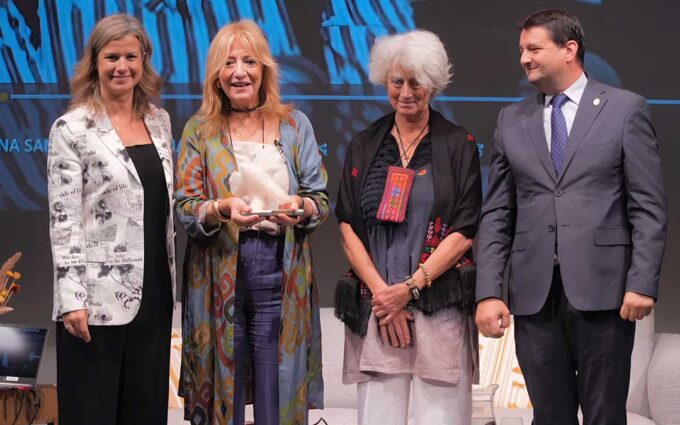 La periodista Encarna Samitier recibe el premio Pilar Narvión 2025