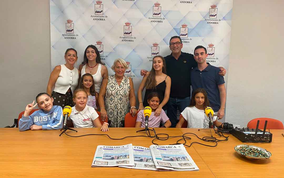 Invitados del programa especial que se ha emitido en directo desde el Ayuntamiento de Andorra./ La Comarca