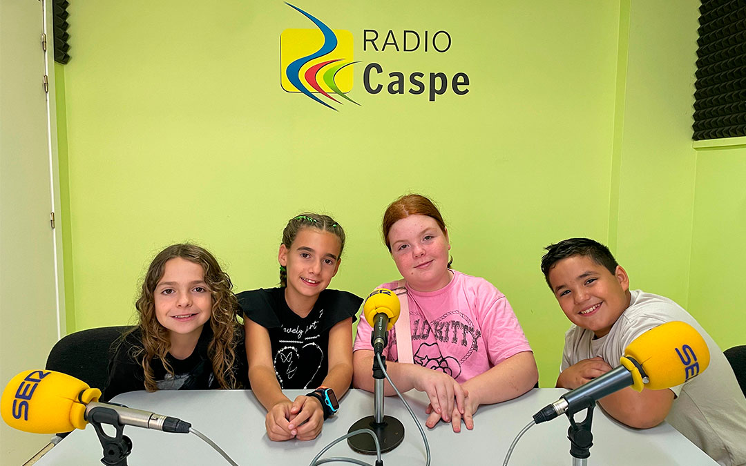 Martín Sala, Vera Cubeles, Carlota Nicolás y David Poblador en Radio Caspe./ S.F.