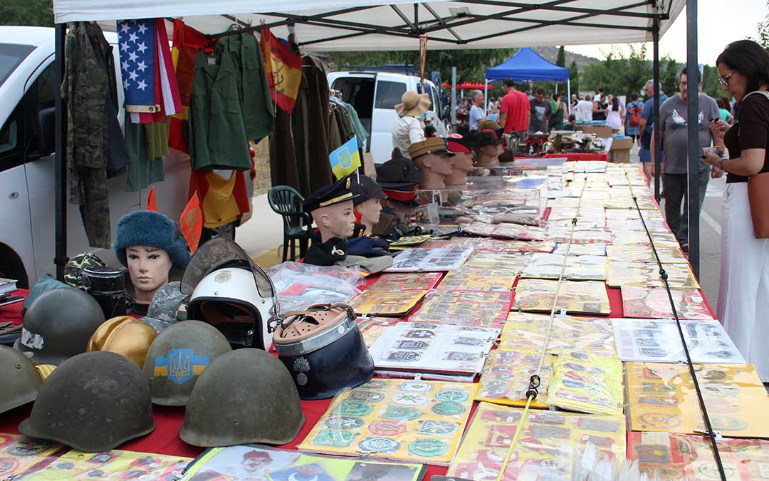 I Feria de Coleccionismo y militaria de Valderrobres. / B. Severino