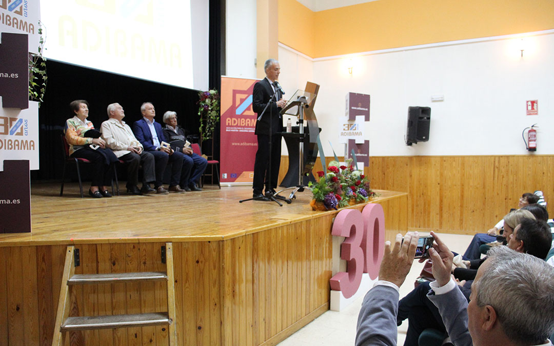 David Pérez habló en nombre de los presidentes homenajeados. / B. Severino