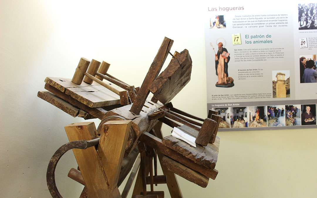 La matraca de la iglesia está integrada en el centro. / B. Severino
