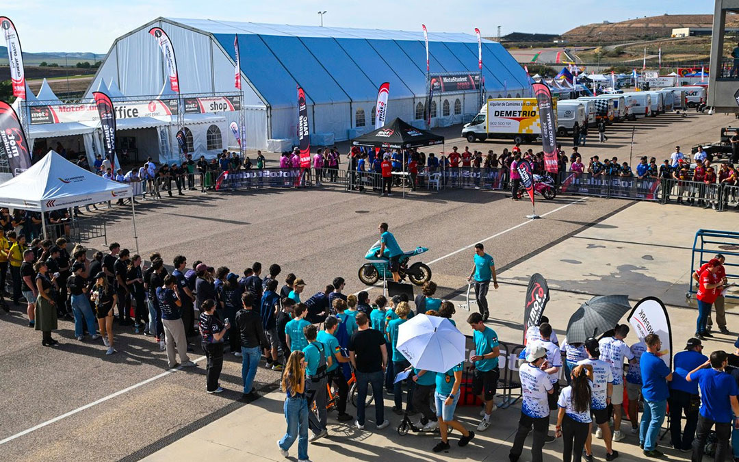 El sábado y el domingo el público ya podrá acceder a las instalaciones para vivir la VIII Edición de MotoStudent con entrada libre. / Motostudent